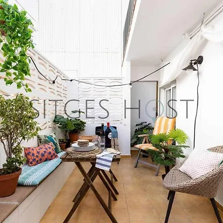 Con Patio Y A 5 Minutos De La Playa Appartamento Sitges